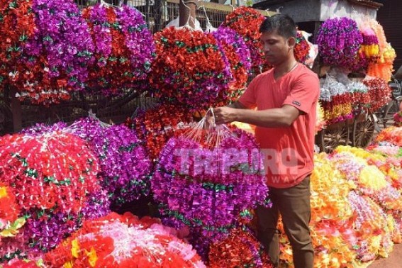 Markets gear up ahead of Laxmi Puja 2018